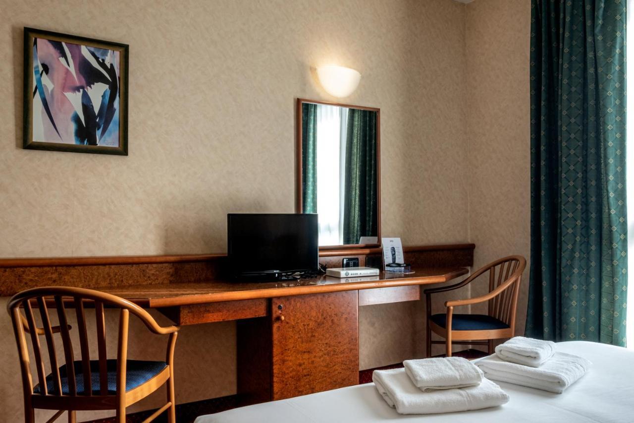 Meditur Hotel Pisa 미글리아리노 외부 사진