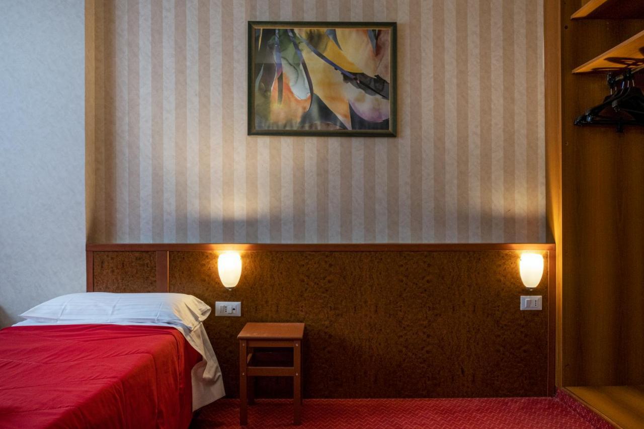 Meditur Hotel Pisa 미글리아리노 외부 사진